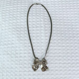 Vintage Silver Bow Pendant Necklace